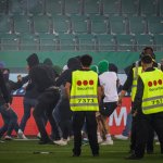 Platzsturm beim Wiener Derby: Erste Diversionen für Unbescholtene