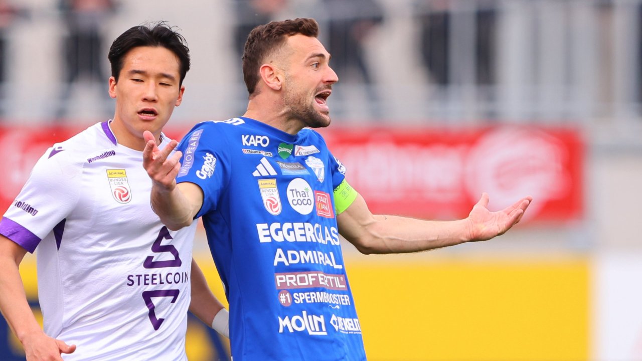 Austria Wien Wins First Match Against Hartberg This Season – Fischer Scores, Schopp Sees Red