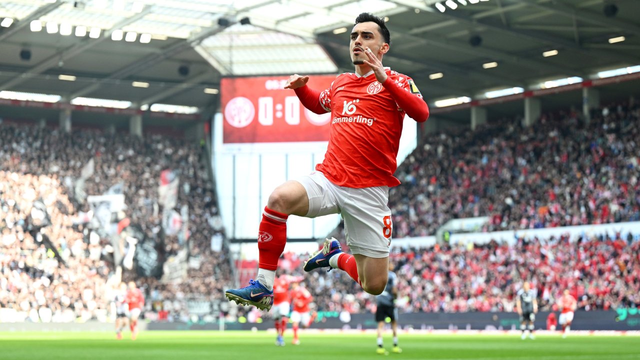 Nebel am Anfang und am Ende: Mainz biegt Frankfurt