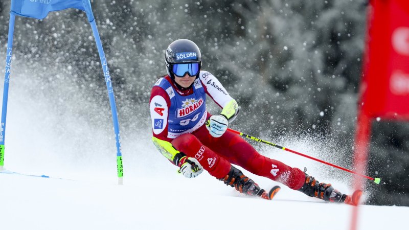 Franziska Gritsch zeigt in Nordamerika auf