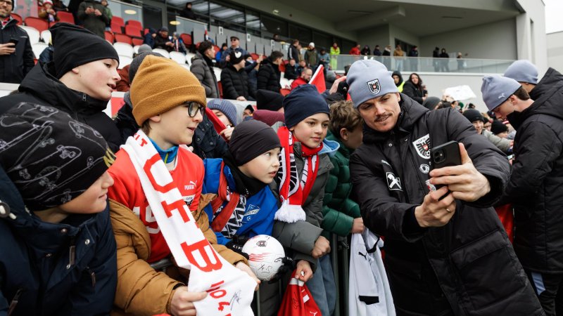 Bilder: Tausend Fans stürmen zu ÖFB-Training
