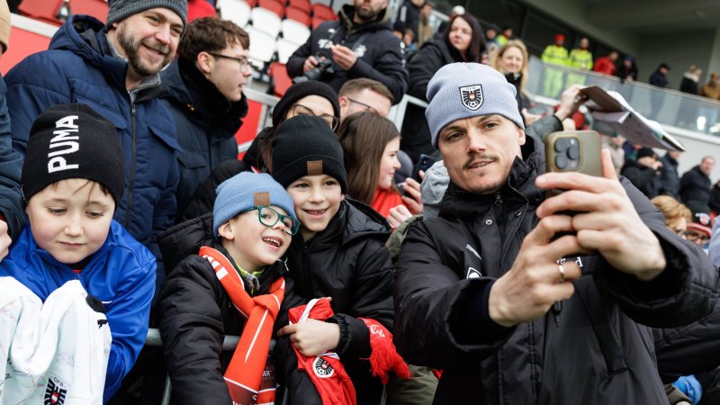 Bilder: Tausend Fans stürmen zu ÖFB-Training