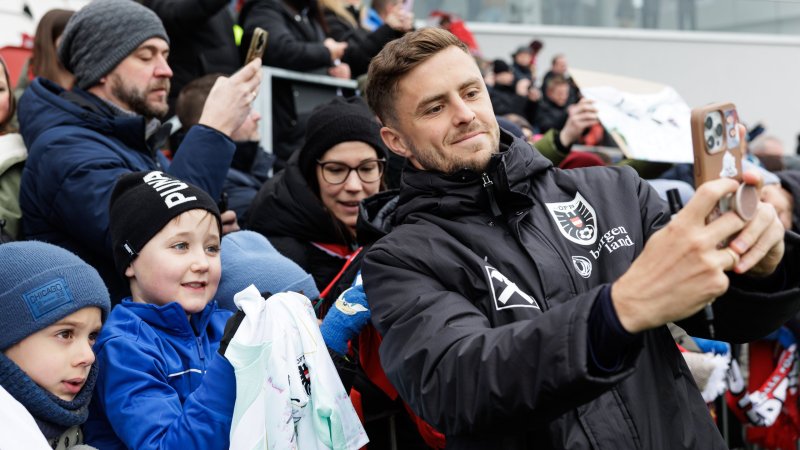 Bilder: Tausend Fans stürmen zu ÖFB-Training