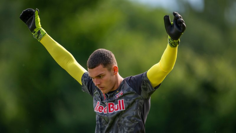 Red Bull Salzburg verlängert mit Torhüter-Talent