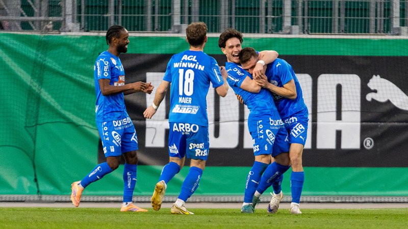 FAC stürmt vorübergehend an die Tabellenspitze