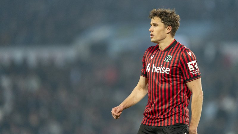 ÖFB-Legionär mit Vorlage und Verletzung! 96 springt auf Rang drei