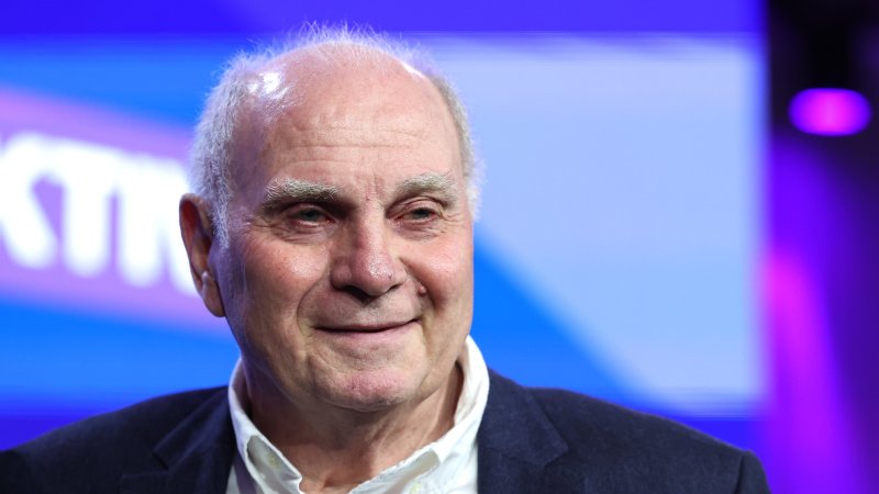 Hoeneß: Kompany bekam Apfelstrudel statt Xavi Simons