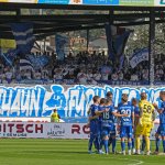 Blau-Weiß Fans sollen Feuerwerk vor WAC-Hotel gezündet haben