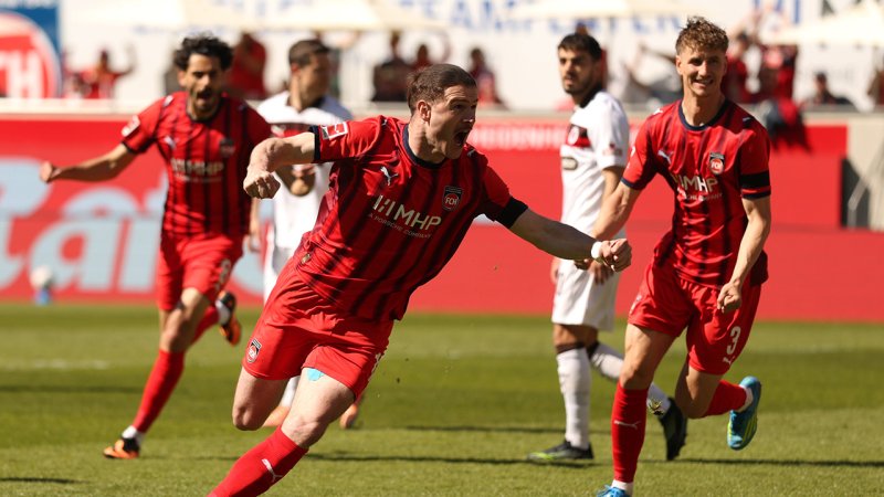Die Hoffnung lebt! Heidenheim schlägt St. Pauli im Kellerduell