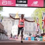 Marathon-Weltrekord! Kenianer läuft als Erster unter zwei Stunden