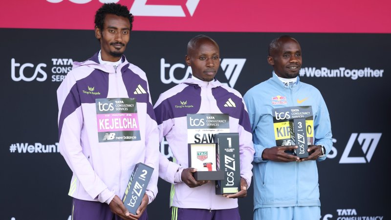 Historisch! Erster Marathonläufer unter zwei Stunden