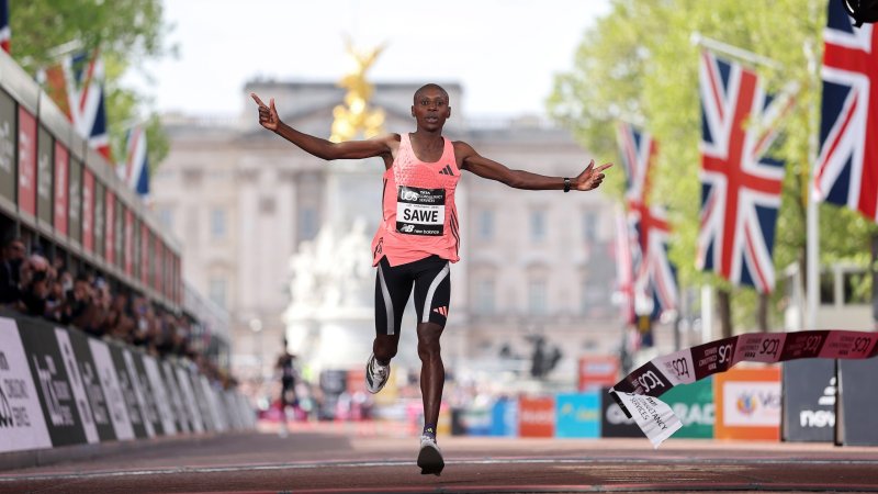 Historische Bilder! Erster Marathonläufer unter zwei Stunden