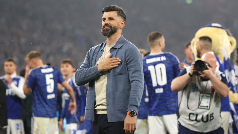 Bilder! So ausgelassen feiert Schalke den Aufstieg