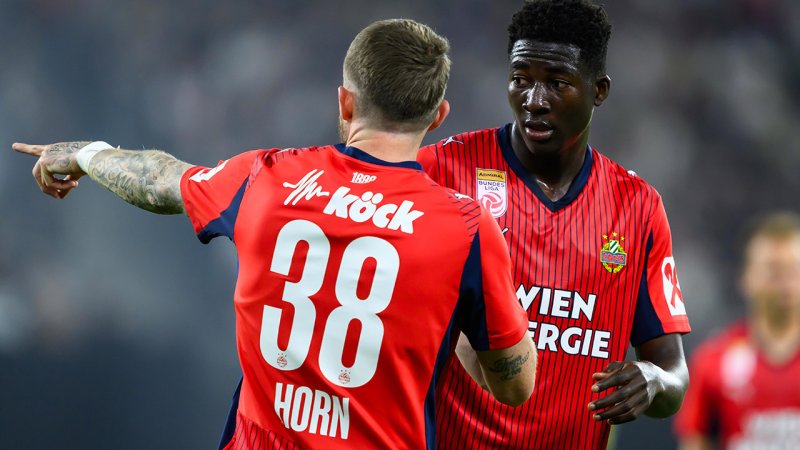 Rapid beginnt gut - und spielt dann "Kinderfußball"