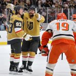 NHL-Playoffs: Siege für Golden Knights und Hurricanes