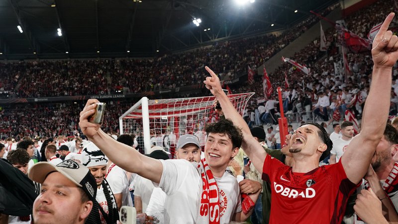 Erster EL-Finaleinzug! Fans sorgen für Platzsturm in Freiburg