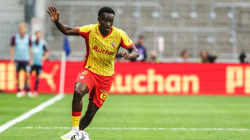 Baidoo und Lens wahren Titelchance mit knappem Sieg