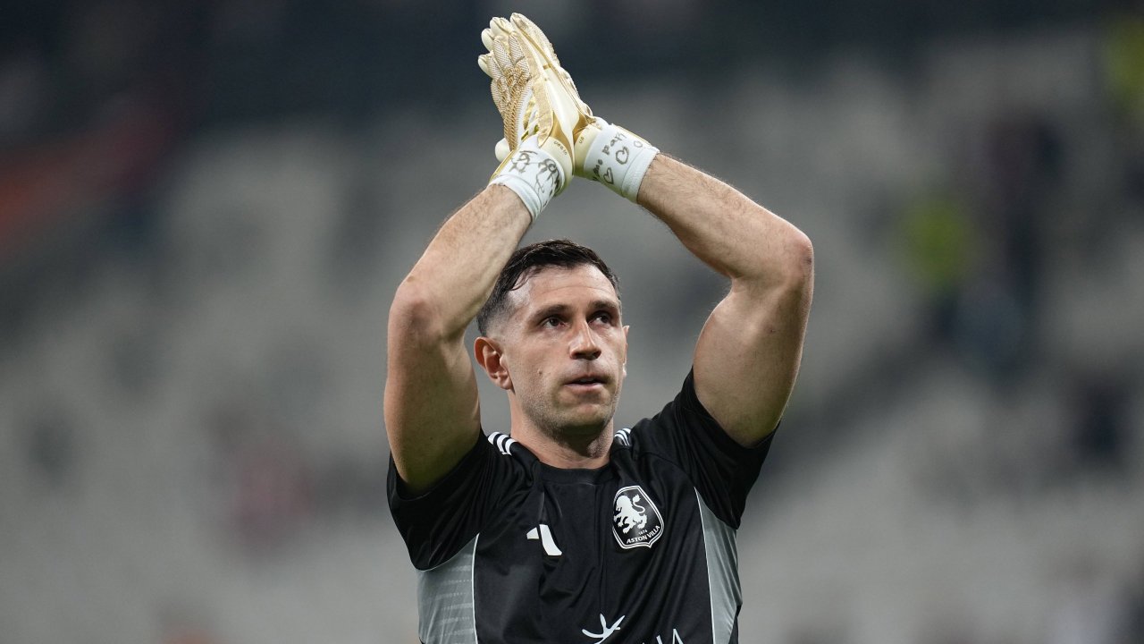 Villa-Keeper offenbart: Finale mit gebrochenem Finger gespielt