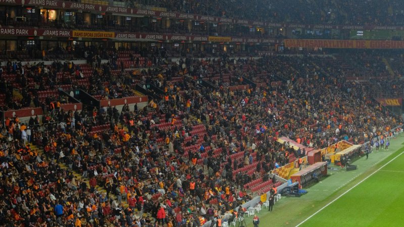 Ein Spiel dauert 90 Minuten