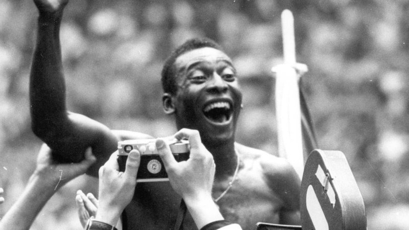 Für mehr als 6 Millionen Dollar? Pele-WM-Trikot zum Verkauf