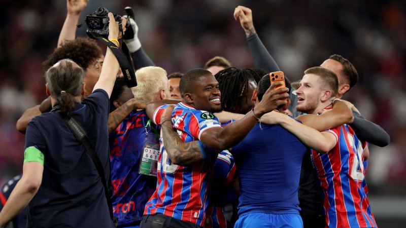 So feiert Glasner seinen Abschiedstitel mit Crystal Palace