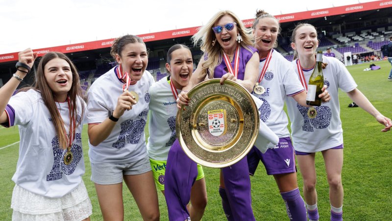 Bilder: Austria-Frauen lassen es nach Meistertitel krachen