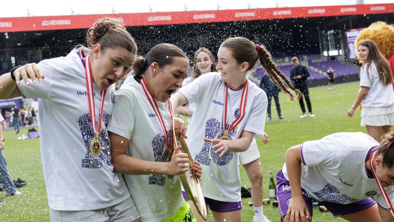Bilder: Austria-Frauen lassen es nach Meistertitel krachen