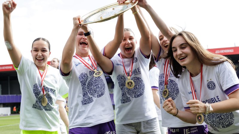 Bilder: Austria-Frauen lassen es nach Meistertitel krachen