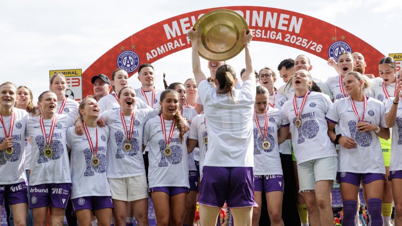Bilder: Austria-Frauen lassen es nach Meistertitel krachen