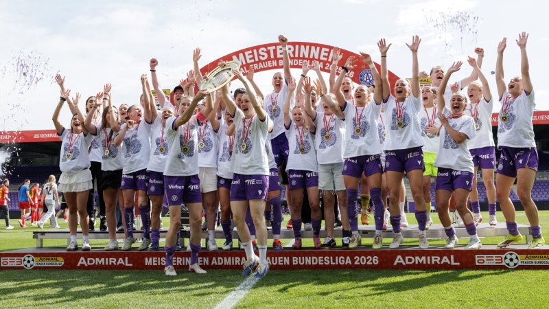 Bilder: Austria-Frauen lassen es nach Meistertitel krachen