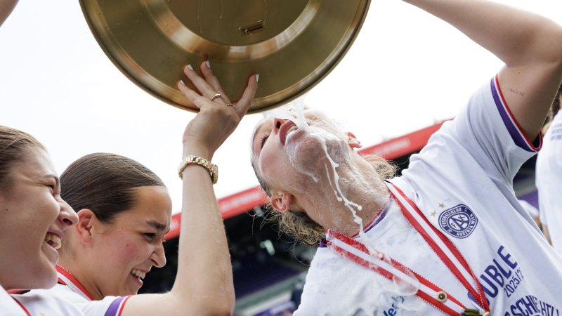 Bilder: Austria-Frauen lassen es nach Meistertitel krachen