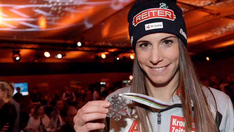 Mirjam Puchner - Bilder ihrer Karriere
