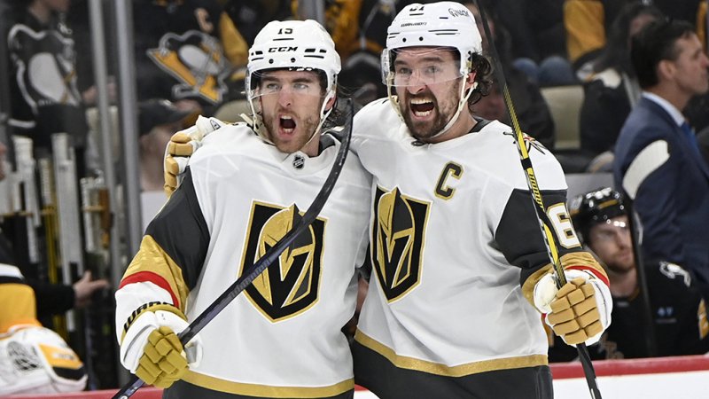Offener Schlagabtausch! Vegas biegt Carolina zum Final-Auftakt