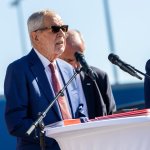 Verletzter Baumgartner? Van der Bellen muntert auf
