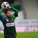 Rapid beschäftigt sich mit weiterem Ried-Leistungsträger