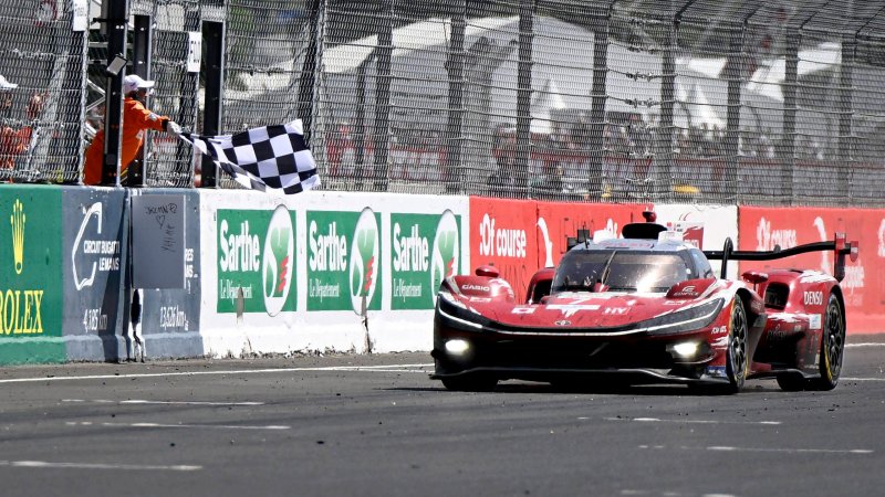 Von weit hinten: Toyota triumphiert bei 24 Stunden von Le Mans