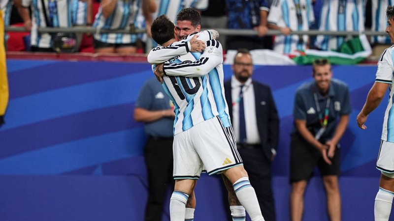 Messi-Show zum Auftakt! Argentinien besiegt Algerien deutlich