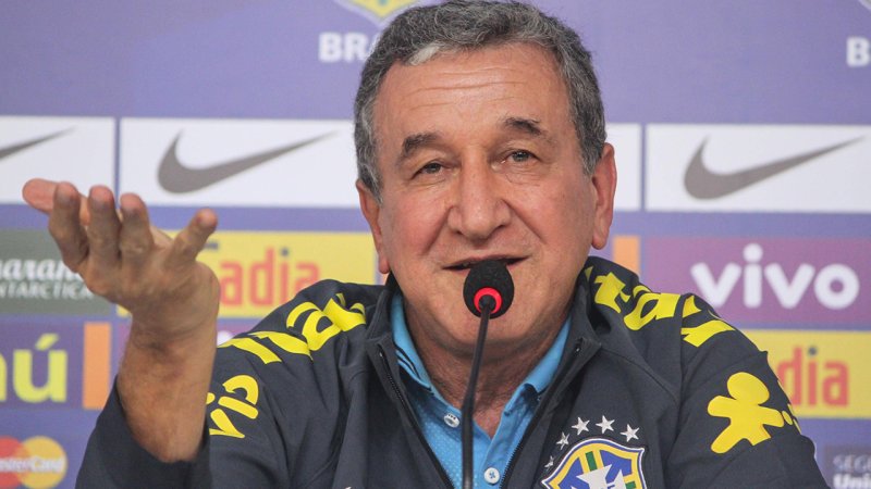 Brasiliens Weltmeister-Trainer im Krankenhaus