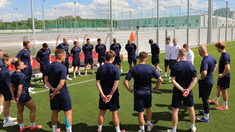 Mit WAC-Cup-Held: Die Teilnehmer am "AMS-Camp" 2026