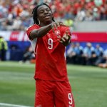 Jokertore und Rot! Schweiz schlägt Bosnien klar