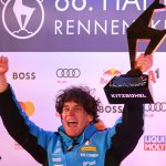 Kitzbühel mit Flaggen-Hoppala bei Franzoni-Ehrung