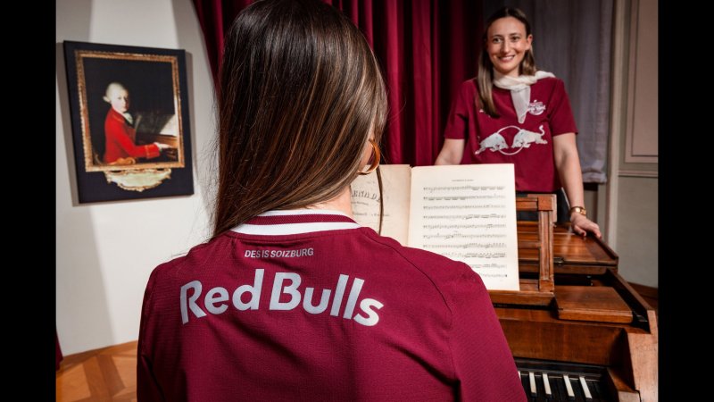Salzburgs neues Trikot im Mozart-Stil