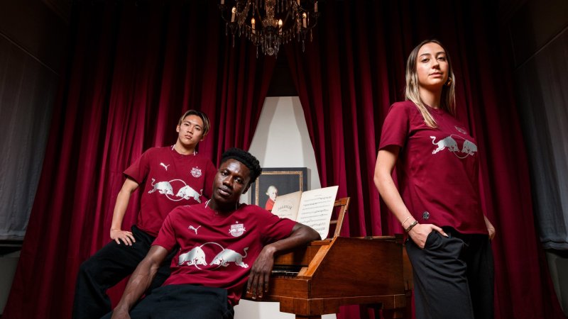 Salzburgs neues Trikot im Mozart-Stil