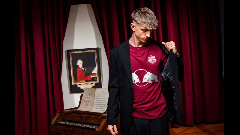 Salzburgs neues Trikot im Mozart-Stil