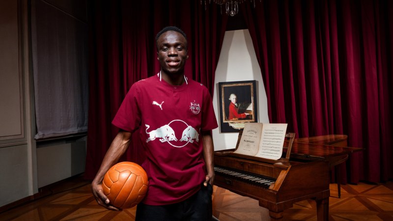 Salzburgs neues Trikot im Mozart-Stil