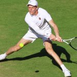Trotz Sturz: Sinner in Wimbledon weiter