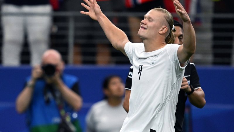 Haaland trifft spät zum Sieg: Norwegen steht im WM-Achtelfinale