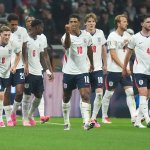 Dezimierte "Three Lions" zwingen Mexiko in die Knie