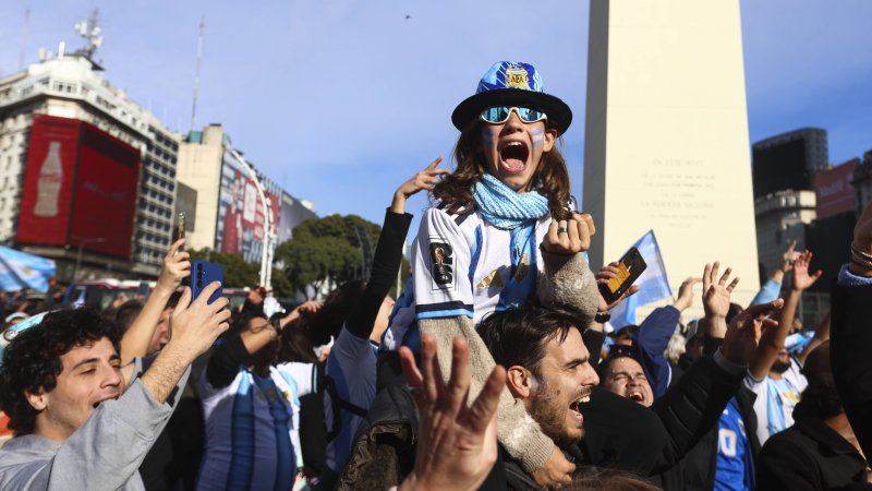 Argentinien-Fans legen nach Sieg über Ägypten Buenos Aires lahm