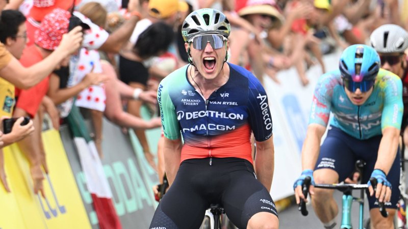 Niederländer sprintet bei erster Massen-Ankunft der Tour zum Sieg